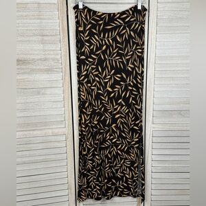 SODA BLU Vintage 90's Maxi Skirt Black/Tan Leaf Print-Medium